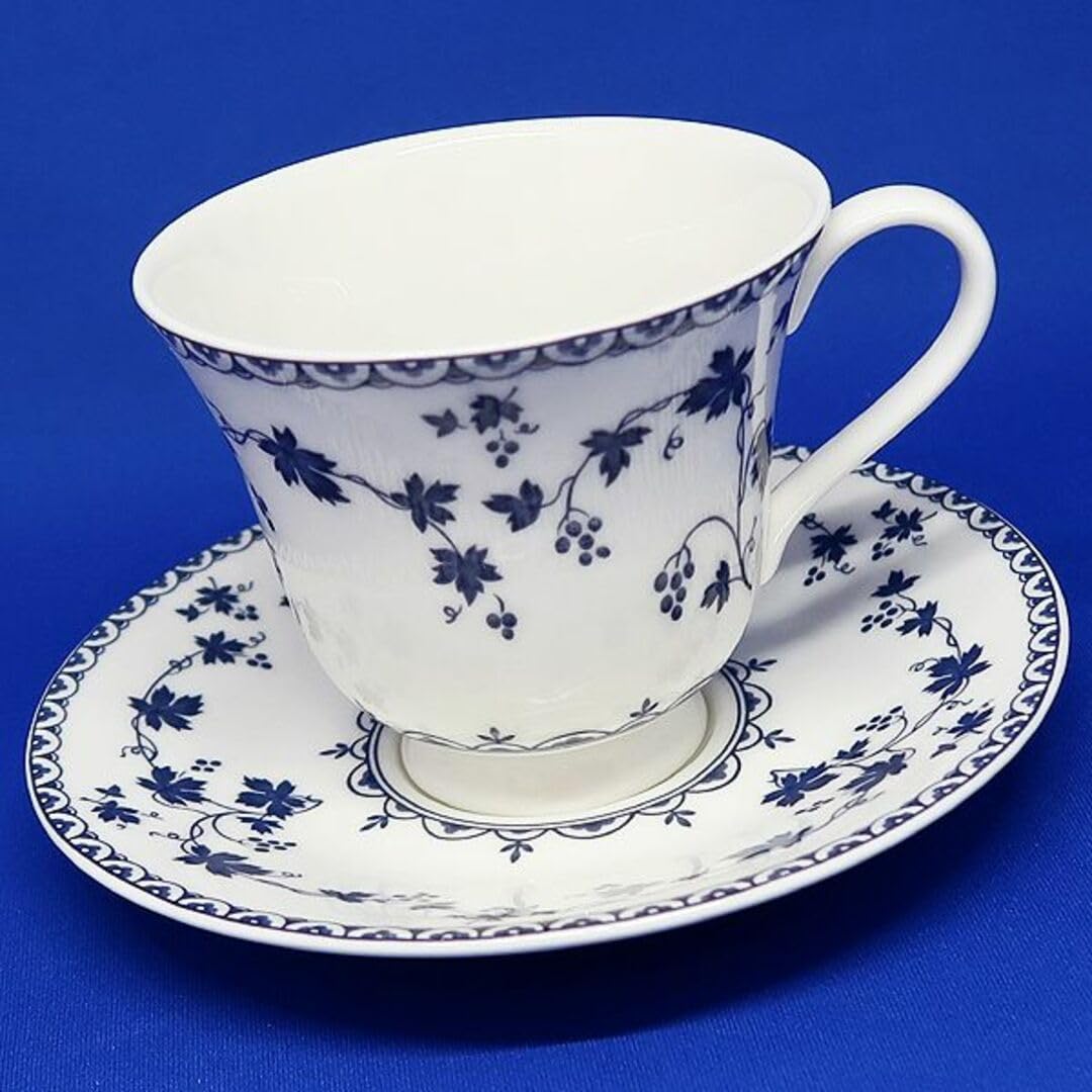 ロイヤルドルトン、カップと皿 ROYAL DOULTON CARNATIONカップ&ソーサー 2客 - メルカリ